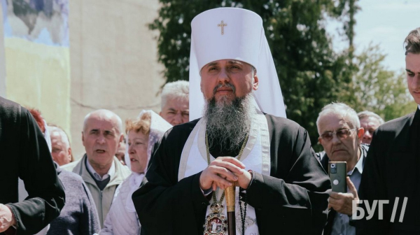 Предстоятель ПЦУ митрополит Епіфаній освятив стелу загиблих випускників Нововолинського ЦПТО | Новини Нововолинська