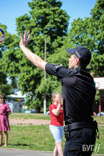 З нагоди відзначення 5-ої річниці служби поліцейських офіцерів громад у Нововолинську провели спортивні змагання | Новини Нововолинська