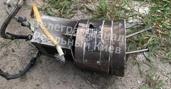 Ранкова атака на Київ: уламки збитих ракет впали в двох районах - Події