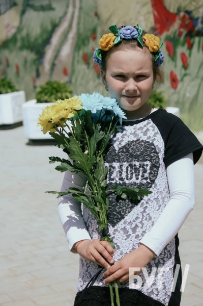 Предстоятель ПЦУ митрополит Епіфаній освятив стелу загиблих випускників Нововолинського ЦПТО | Новини Нововолинська