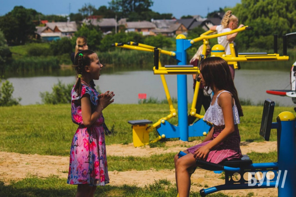 На Нововолинському міському озері відсвяткували День біженців | Новини Нововолинська