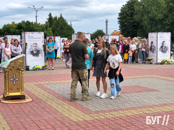 У Нововолинську на Алеї Героїв відбулась спільна молитва | Новини Нововолинська