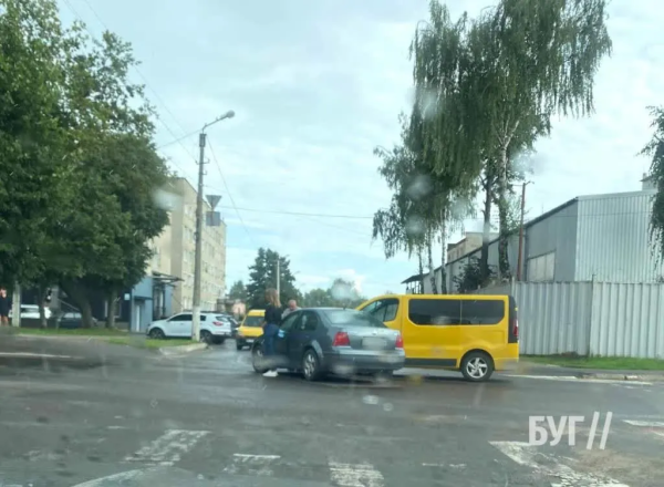 У Нововолинську зіштовхнулися два автомобілі | Новини Нововолинська