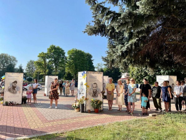 У Нововолинську вшанували пам'ять загиблих захисників | Новини Нововолинська