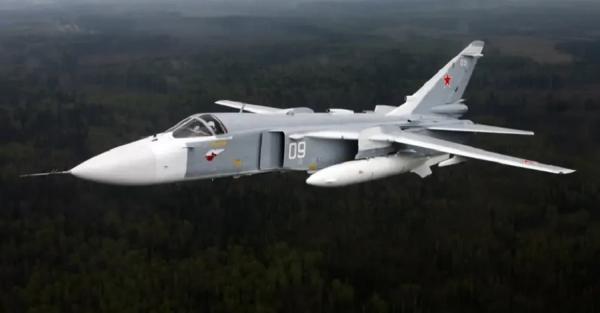 В Росії під час тренувального польоту розбився військовий літак Су-24  - Події
