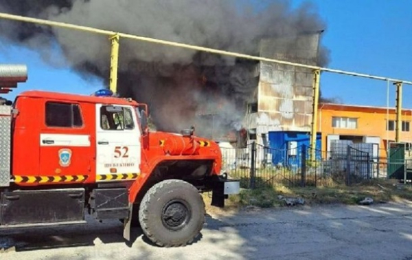 У Бєлгородській області РФ спалахнула пожежа на заводі 
