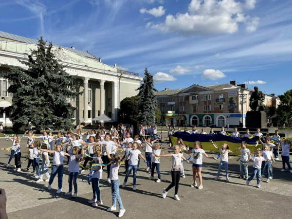 З нагоди Дня миру у Нововолинську відбулись благодійні заходи | Новини Нововолинська