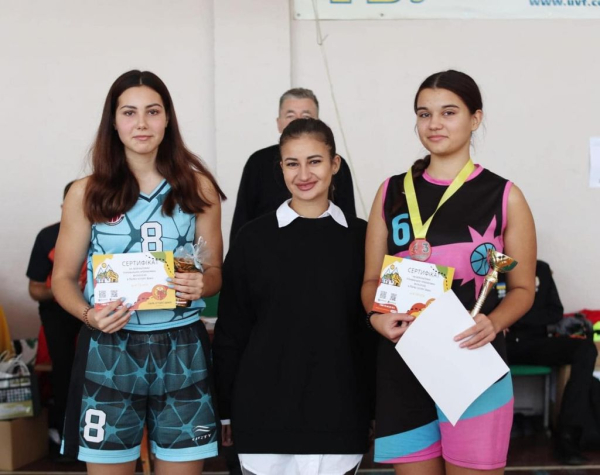 Спортсменки з Нововолинська здобули медалі на змаганнях з баскетболу | Новини Нововолинська