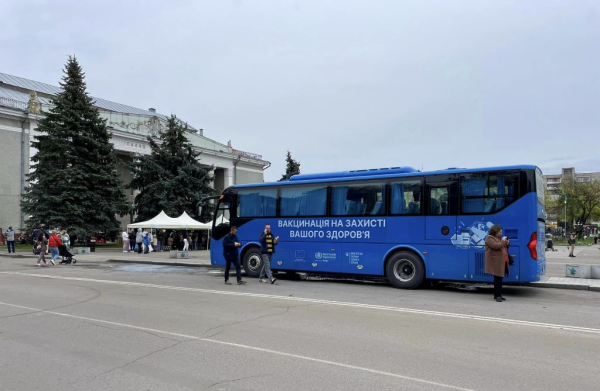 У Нововолинську понад 20 осіб зробили щеплення у вакцинальному автобусі | Новини Нововолинська