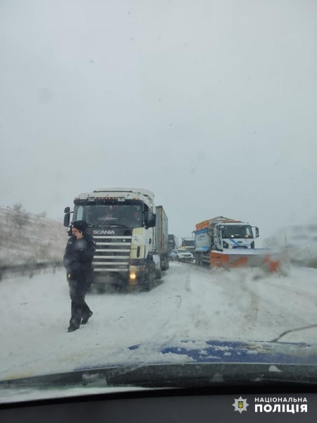 Сніг на Одещині 26 листопада - за кілька годин уже майже 50 аварій - 26 листопада 2023 :: Донеччина