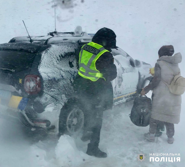 Сніг на Одещині 26 листопада - за кілька годин уже майже 50 аварій - 26 листопада 2023 :: Донеччина