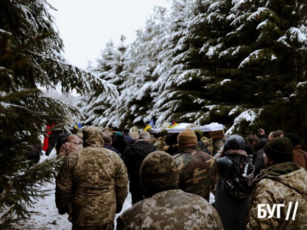 Поховали на місці, де заповідав: в останню путь провели директора урочища «Вовчак» Василя Мазурика | Новини Нововолинська