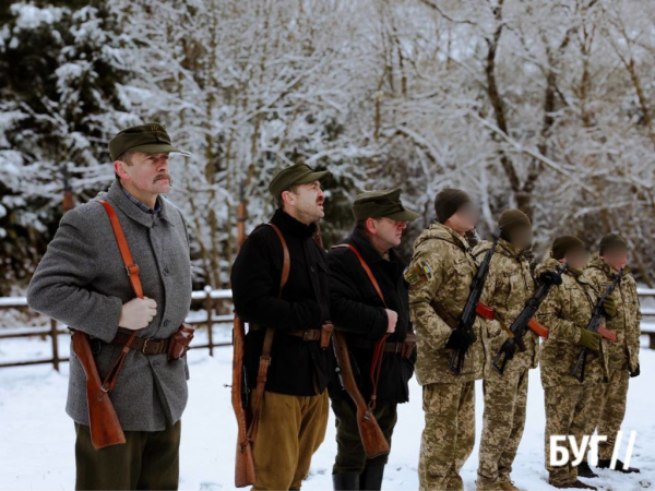 Поховали на місці, де заповідав: в останню путь провели директора урочища «Вовчак» Василя Мазурика | Новини Нововолинська