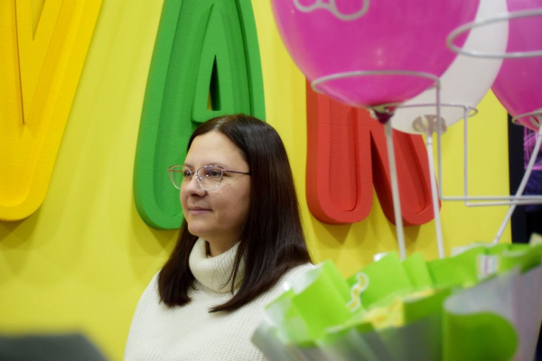 Дружина військового отримала грант від держави та відкрила в Нововолинську магазин солодощів | Новини Нововолинська