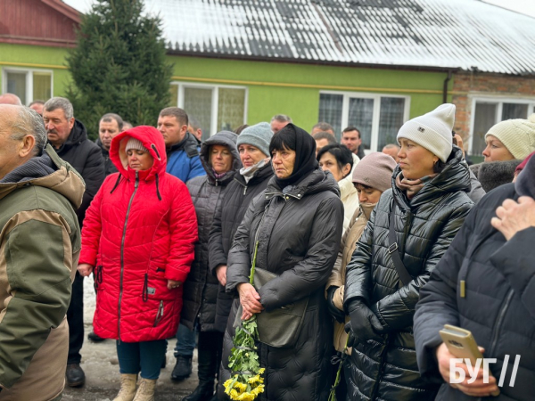 На фасаді водоканалу Нововолинська встановили меморіальні дошки загиблим працівникам | Новини Нововолинська