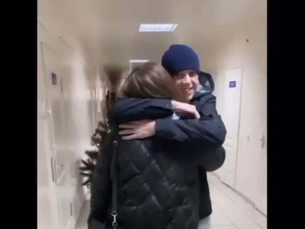 Прикордонниця з Нововолинська Аліна Паніна опублікувала відео зустрічі зі своїм коханим, якого звільнили з полону | Новини Нововолинська