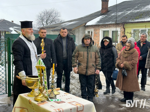 На фасаді водоканалу Нововолинська встановили меморіальні дошки загиблим працівникам | Новини Нововолинська