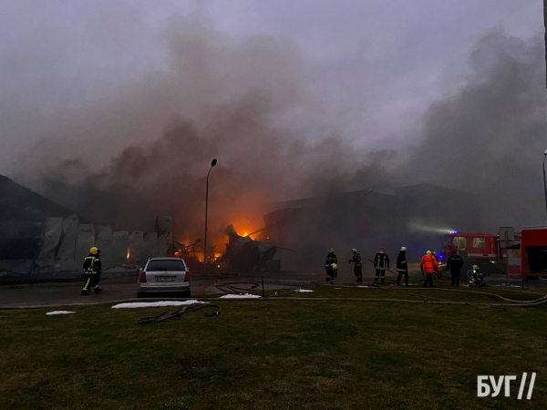 У Нововолинську трапилась масштабна пожежа на підприємстві «Пан Курчак» | Новини Нововолинська
