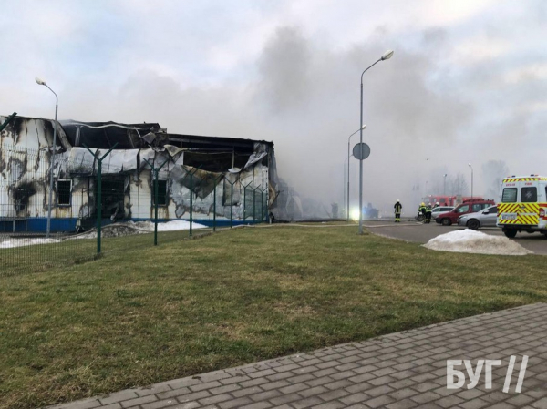 У Нововолинську трапилась масштабна пожежа на підприємстві «Пан Курчак» | Новини Нововолинська