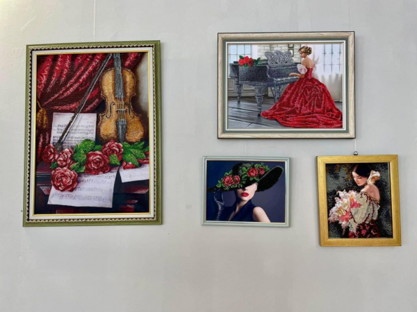 У Нововолинському музеї відкрили виставку картин Олени Павлової «Мистецтво вишивки» | Новини Нововолинська