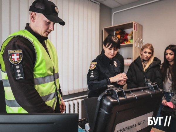 У Нововолинську для школярів організували екскурсію відділенням поліції | Новини Нововолинська