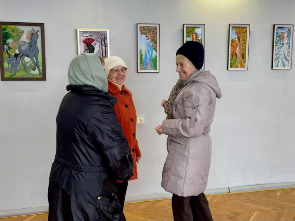 У Нововолинському музеї відкрили виставку картин Олени Павлової «Мистецтво вишивки» | Новини Нововолинська