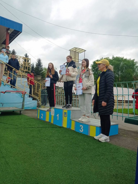 Легкоатлетка з Нововолинської громади встановила рекорд з бігу на 800 метрів | Новини Нововолинська