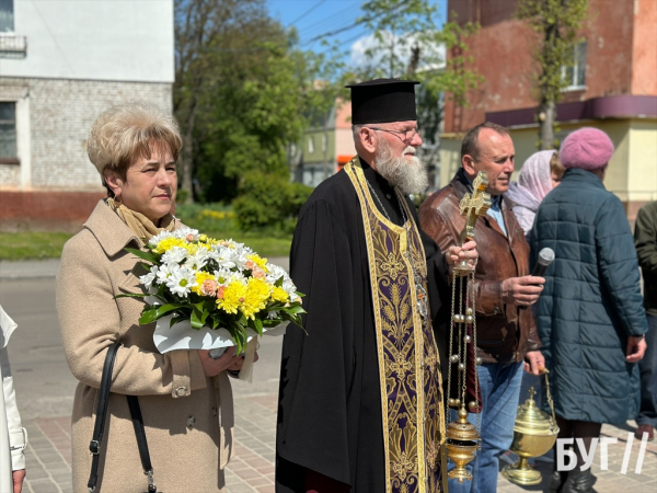 38 річниця аварії на ЧАЕС: у Нововолинську вшанували роковини трагедії | Новини Нововолинська