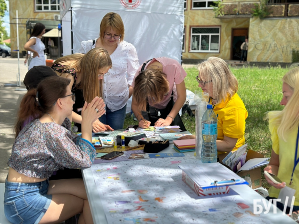 Фестиваль, велоквест та малюнки на люках: у Нововолинську відбулись заходи до Дня захисту дітей | Новини Нововолинська