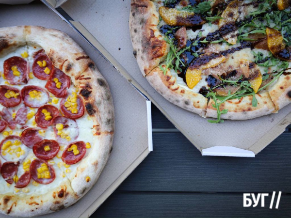 Одну замовляєте, інша - в подарунок: в Нововолинському ТЦ «FORest» з'явилась піца на новому тісті | Новини Нововолинська