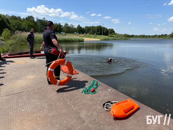 Безпека на воді: рятувальники провели навчання на озері Нововолинська | Новини Нововолинська