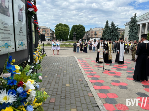 У Нововолинську вшанували Героїв, які загинули під Волновахою | Новини Нововолинська
