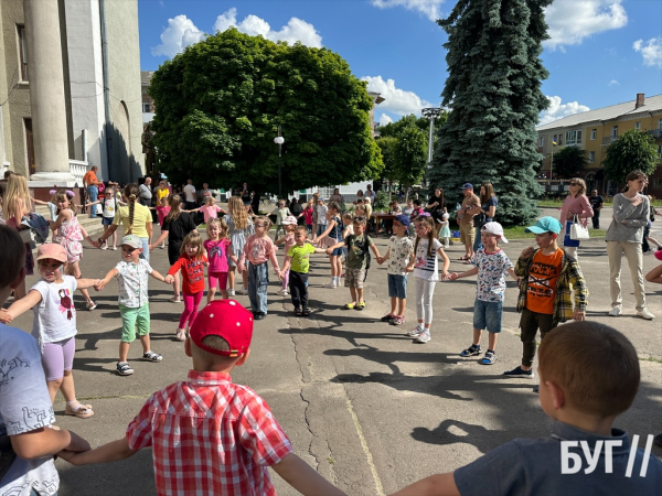 У Нововолинську відзначили День захисту дітей: фоторепортаж | Новини Нововолинська