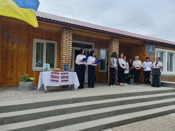 У Поромівській громаді встановили меморіальні дошки із загиблими на війні Героями | Новини Нововолинська