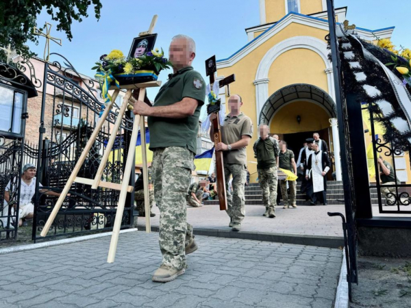 У Нововолинську попрощалися з військовослужбовцем Михайлом Лисом | Новини Нововолинська