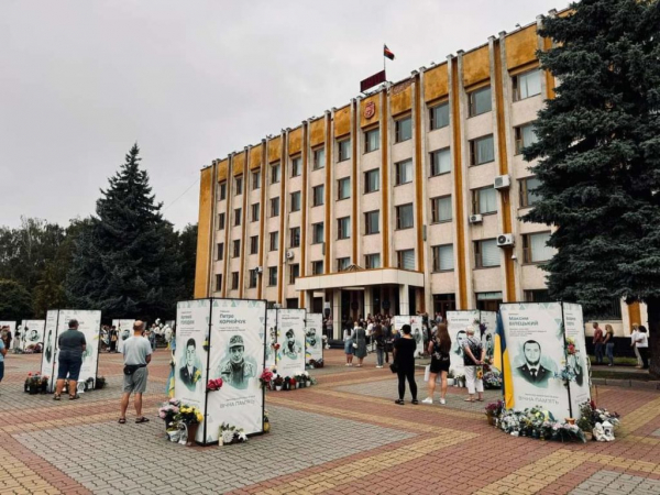 У Нововолинську відбулася година пам'яті та спільна молитва з нагоди Дня Української Державності | Новини Нововолинська