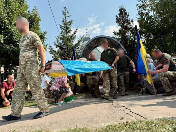 Нововолинська громада прощалася із Героєм Михайлом Левчуком | Новини Нововолинська