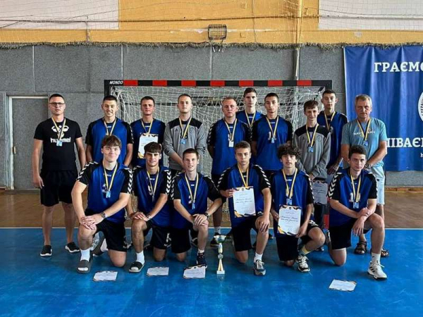 Спортсмени з Нововолинська стали срібними призерами на змаганнях з гандболу | Новини Нововолинська