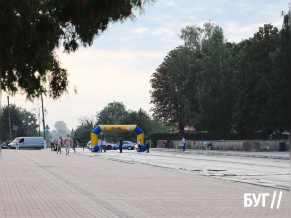 Нововолинська громада долучилась до всеукраїнського забігу «Шаную воїнів, біжу за героїв України» | Новини Нововолинська