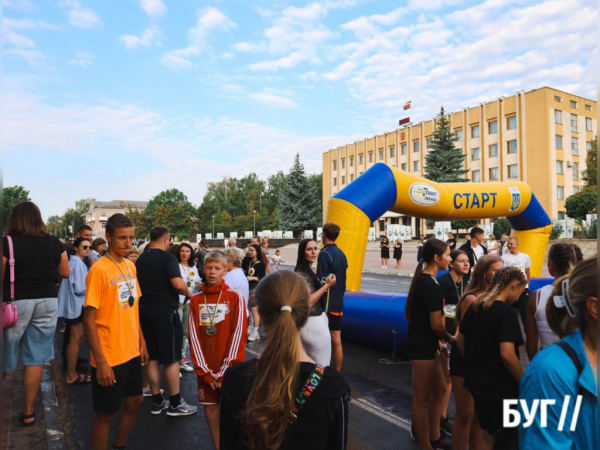 Нововолинська громада долучилась до всеукраїнського забігу «Шаную воїнів, біжу за героїв України» | Новини Нововолинська