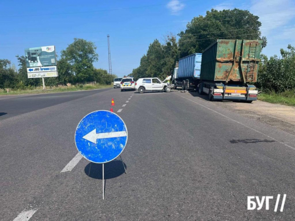 У Нововолинську легковик в'їхав у вантажівку: є потерпілі | Новини Нововолинська