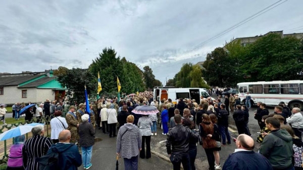 У Нововолинську попрощалися з Героєм Радиславом Гузарем | Новини Нововолинська