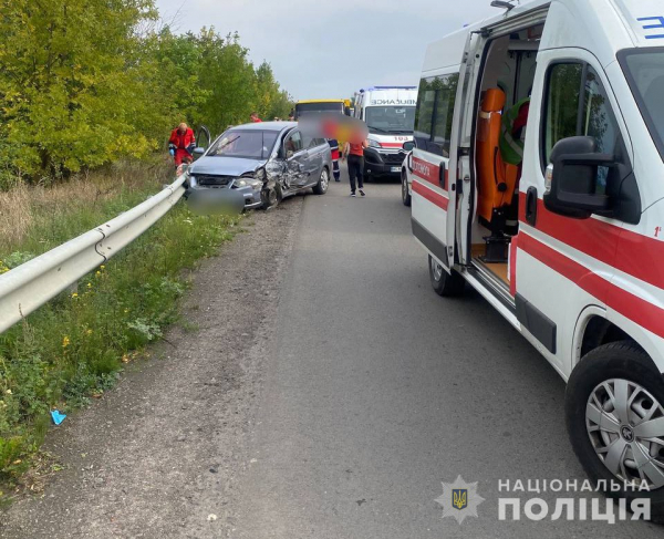 Травмувалися п'ять людей, серед них - діти: розповіли деталі ДТП поблизу Нововолинська | Новини Нововолинська