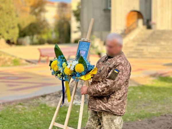 Жителі Нововолинської громади віддали останню шану двом полеглим Героям | Новини Нововолинська