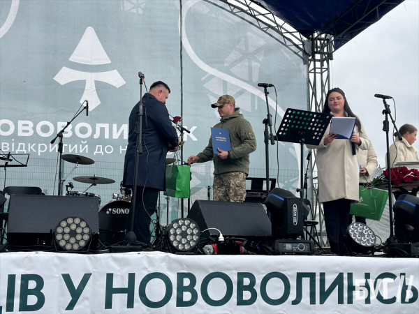 У Нововолинську пройшли заходи до Дня Захисника та Зихисниці України | Новини Нововолинська