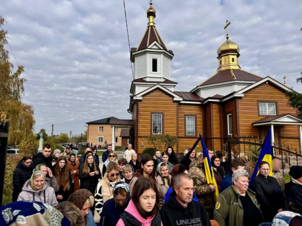 Жителі Нововолинської громади віддали останню шану двом полеглим Героям | Новини Нововолинська