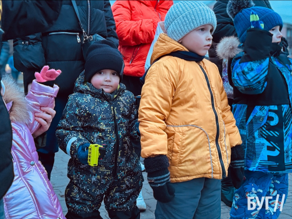 Відвідувачі будиночка Святого Миколая у Нововолинську задонатили на ЗСУ майже 25 тис. грн | Новини Нововолинська