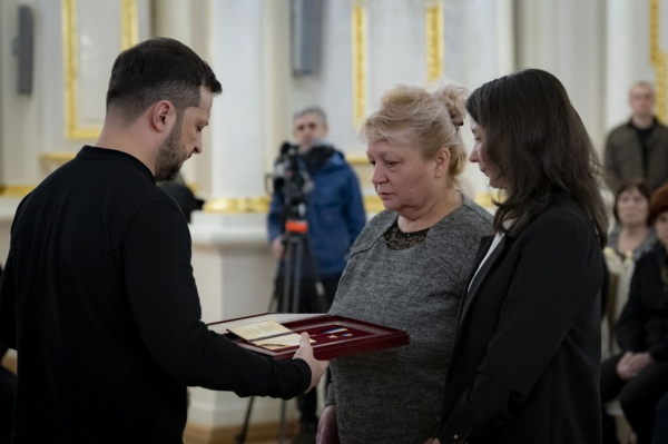 Зеленський вручив орден «Золота Зірка» рідним загиблого Героя з Нововолинська | Новини Нововолинська