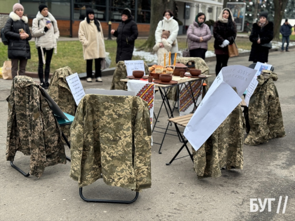 Фото дня: у Нововолинську провели акцію на підтримку полонених та зниклих безвісти військових | Новини Нововолинська