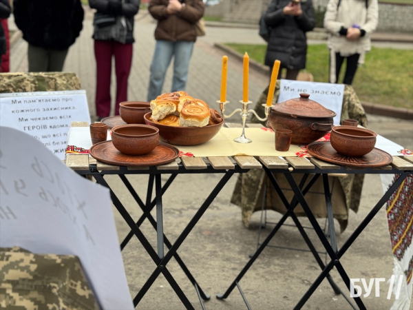 Фото дня: у Нововолинську провели акцію на підтримку полонених та зниклих безвісти військових | Новини Нововолинська